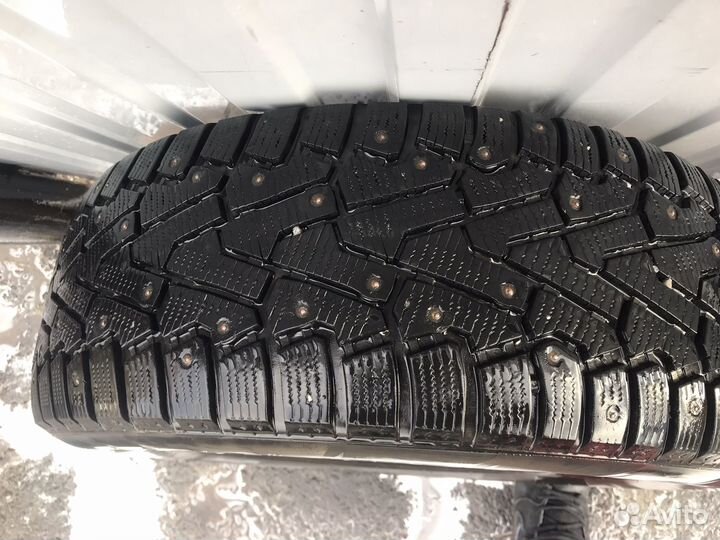 Pirelli Ice Zero 235/65 R17