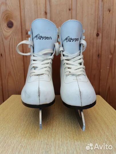 Коньки фигурные детские 33 размер