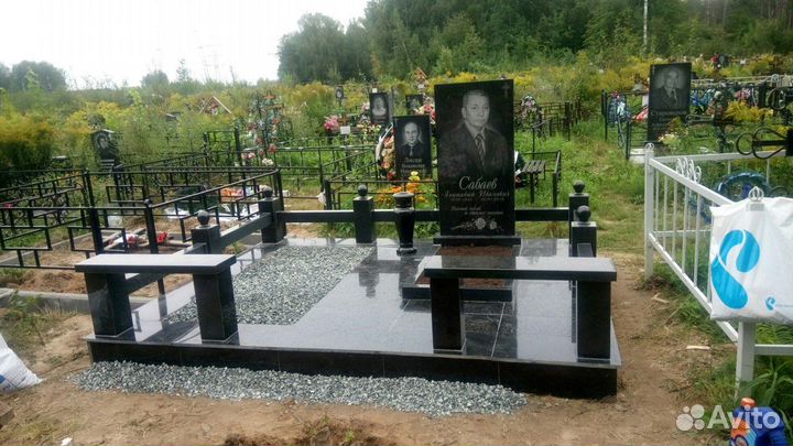 Памятники из гранита и мрамора