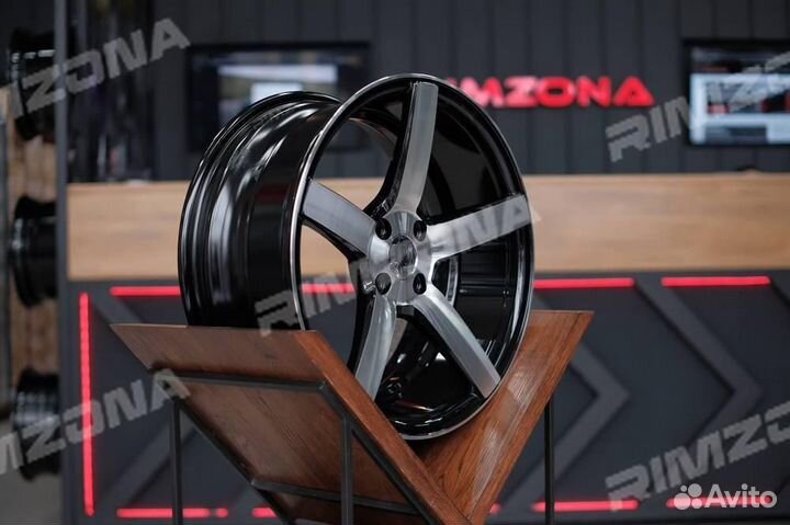 Литой диск в стиле vossen R16 4x98