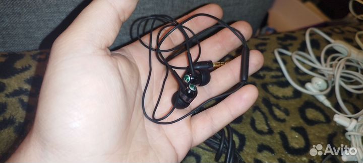 Лот наушники оригинал