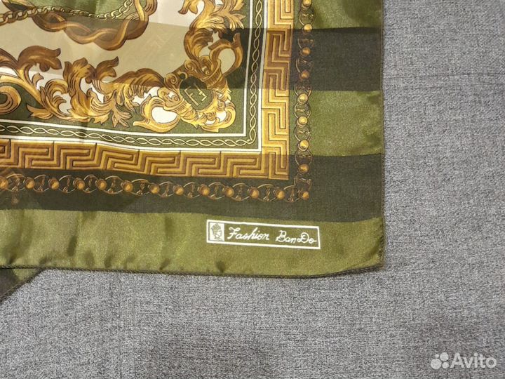 Платок большой атласный зеленый Корея 100*100 см