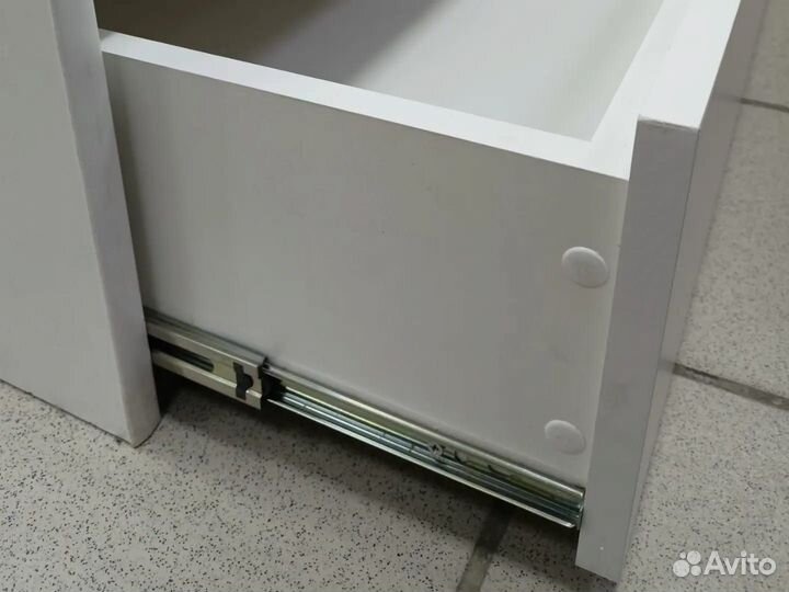 Кровать мягкой спинкой и ящиками