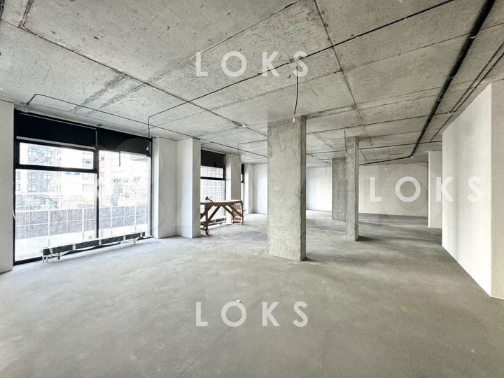 Офис, 135 м² в новом доме, в центре