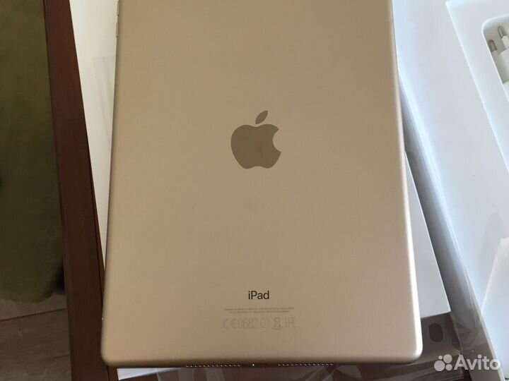 iPad wi-fi cellular 32GB Gold