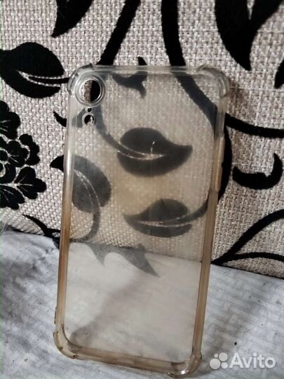 Чехлы на iPhone XR