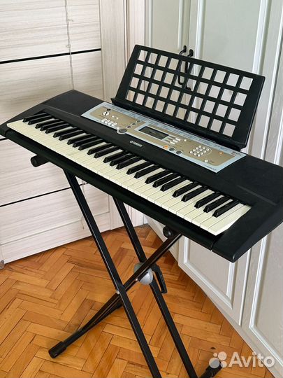 Синтезатор yamaha psr-r200