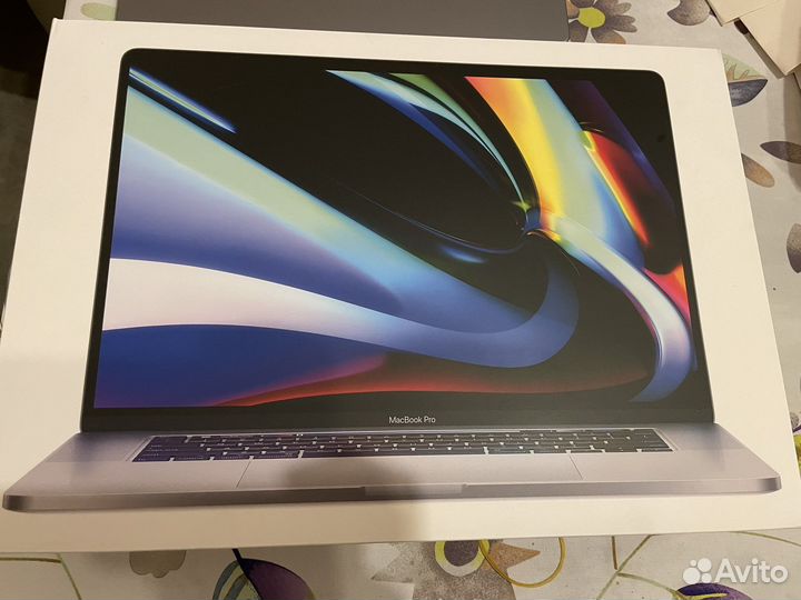 Коробка от MacBook Pro 16
