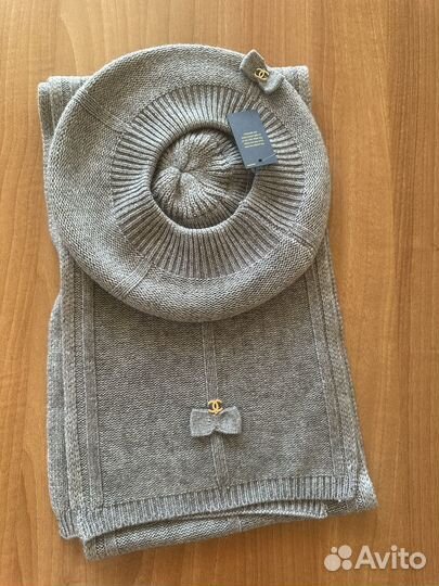 Набор из берета и шарфа