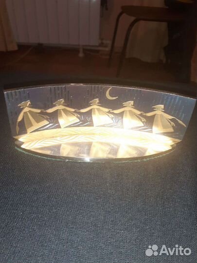 Настольная статуэтка