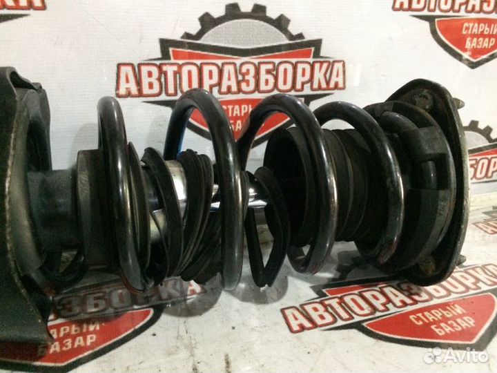 Стойка передняя Honda Stream RN8 R20A 2006