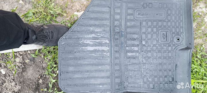 Автомобильные коврики резиновые