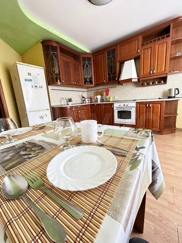 2-к. квартира, 80 м², 2/4 эт.