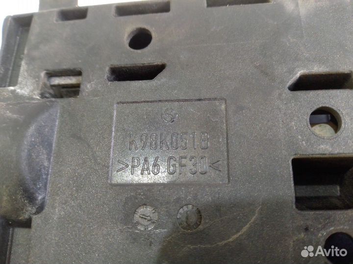 Блок предохранителей силовых (Audi A4)