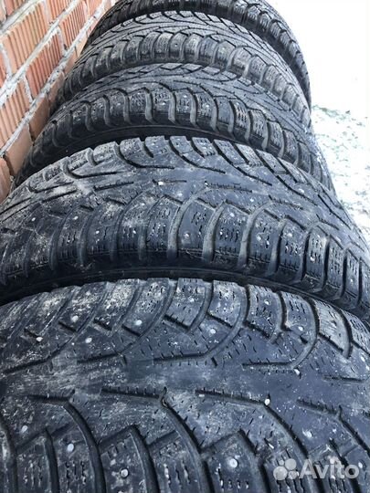 Nokian Tyres Hakkapeliitta 5 215/60 R16