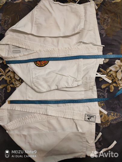 Кимоно для каратэ/дзюдо