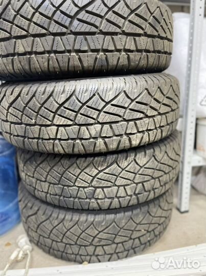 Michelin Latitude Cross 215/65 R16