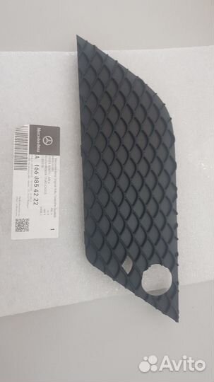 Накладка переднего бампера правая A1668854222