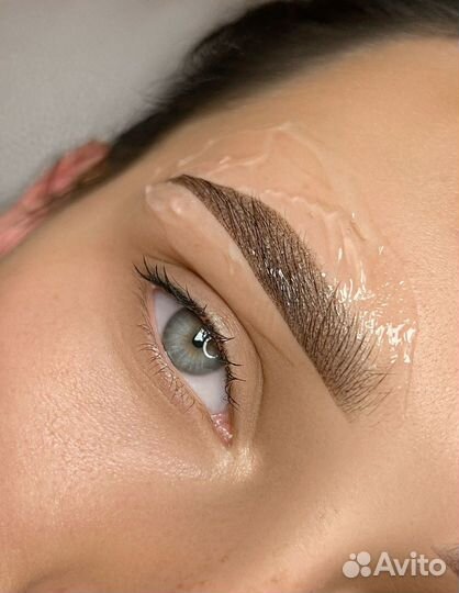 Татуаж бровей/перманентный макияж бровей