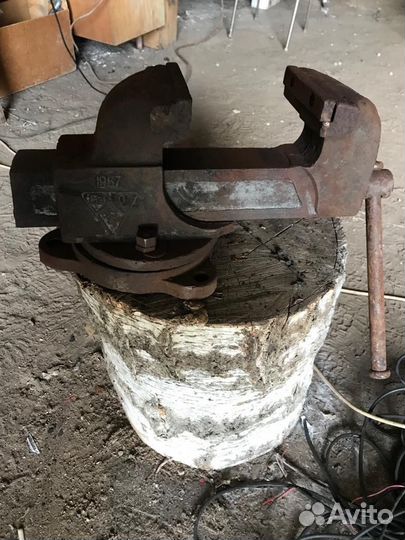 Тиски слесарные