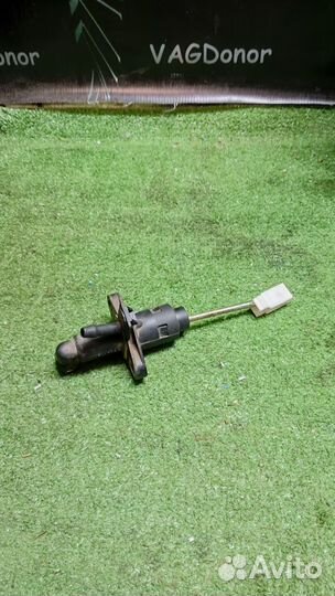 Цилиндр сцепления главный Skoda Octavia a4