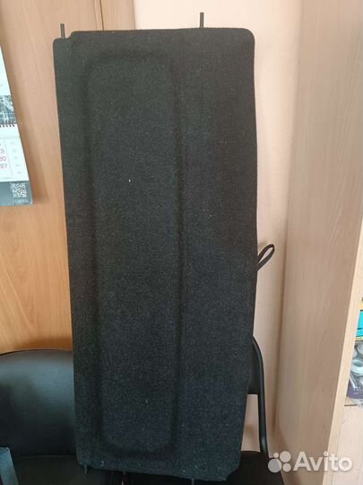 Задняя полка багажника