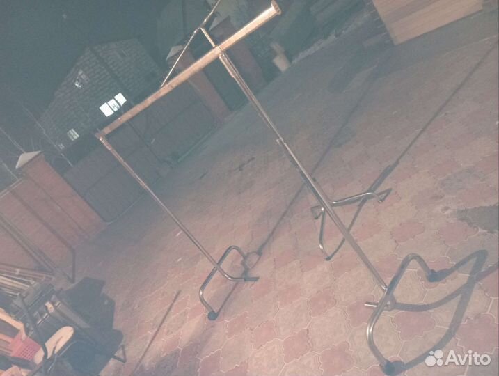 Стеллажи для одежды