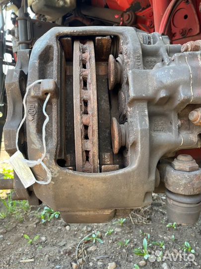 Суппорт передний левый Mercedes-Benz Actros