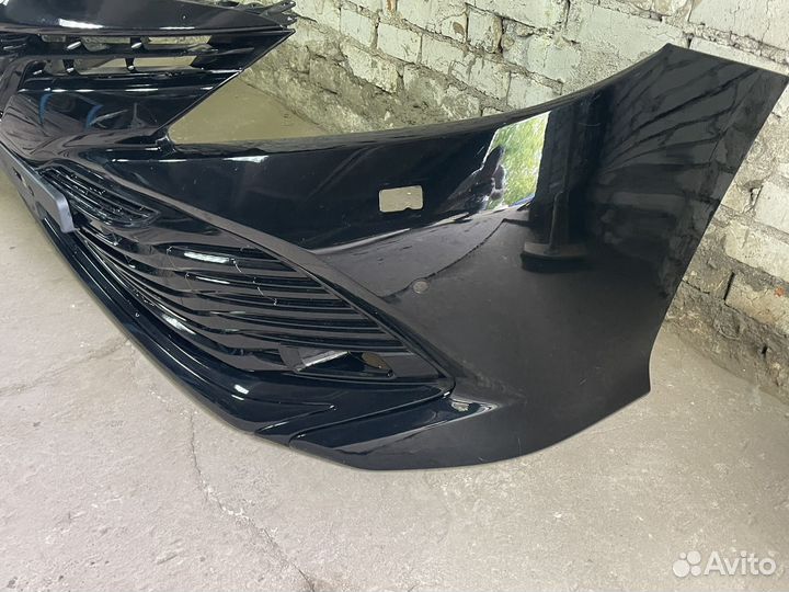 Бампер передний Toyota Camry 70 оригинал
