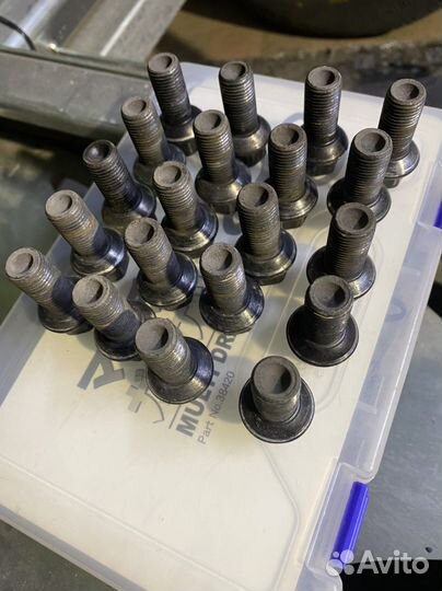 Оригинальные колесные болты mercedes