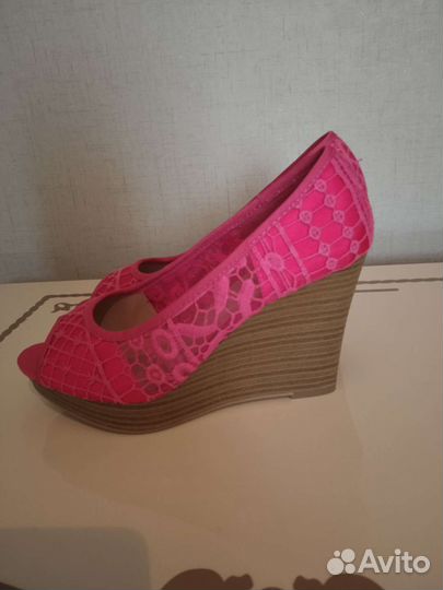 Босоножки и туфли женские