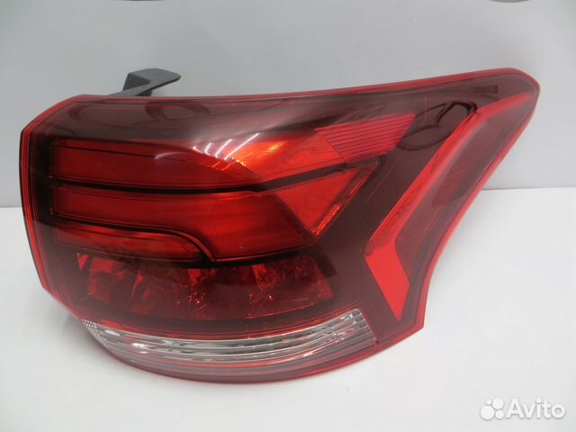 Фонарь задний правый Mitsubishi Outlander 3 рест