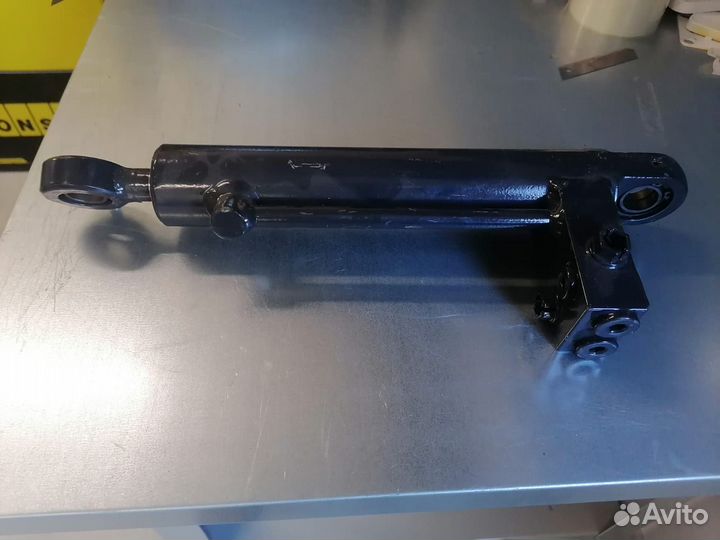 Гидроцилиндр пильного механизма Ponsse H6/Н7/Н73е