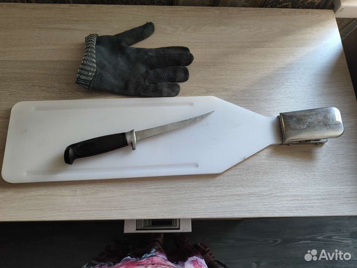 Доска для чистки рыбы с ножом,перчаткой. Финляндия