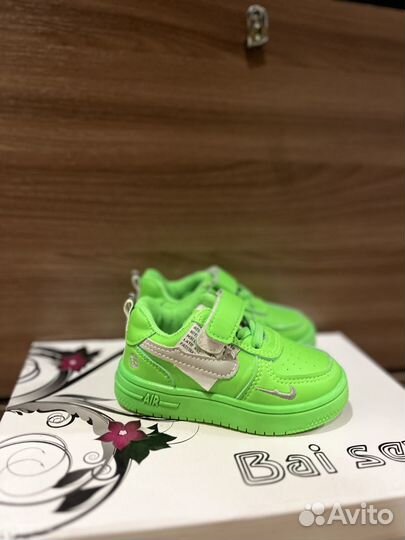 Кроссовки детские