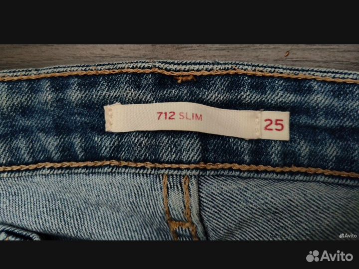 Джинсы синие Levi'S 712 slim, р 25 (42)