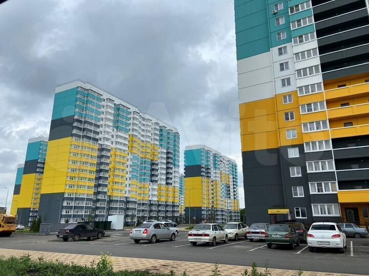 2-к. квартира, 65 м², 9/17 эт.