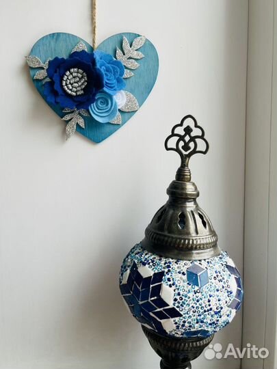 Панно на дереве с цветами из фетра