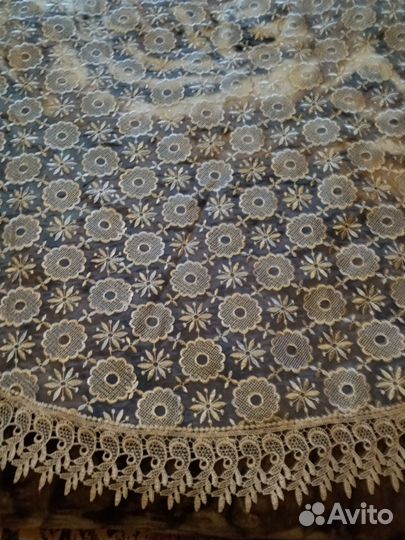 Скатерть круглая с вышивкой