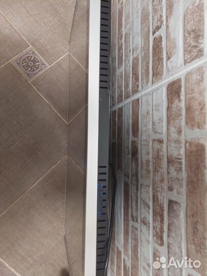 Рекламный монитор 32