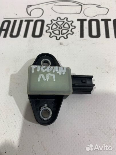 Датчик удара передний Volkswagen Tiguan NF cbab