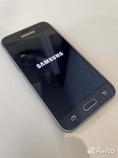 Телефон Samsung j1 2016