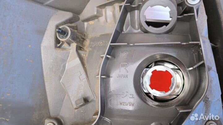 Фонарь задний правый Toyota Highlander II рестайл