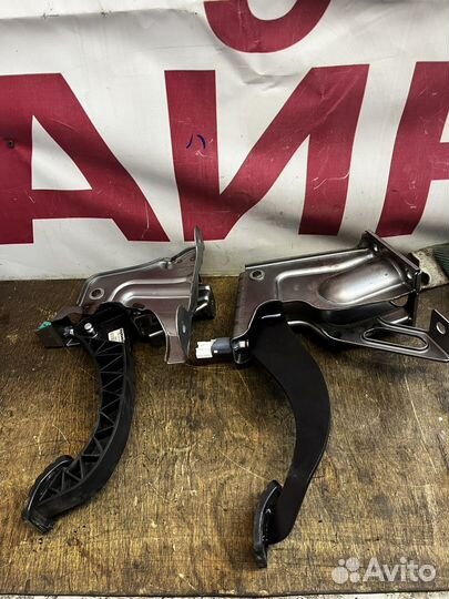 Лада веста педали