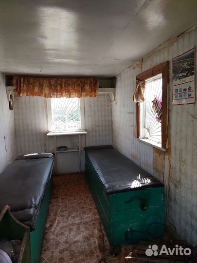 Будка на колесах