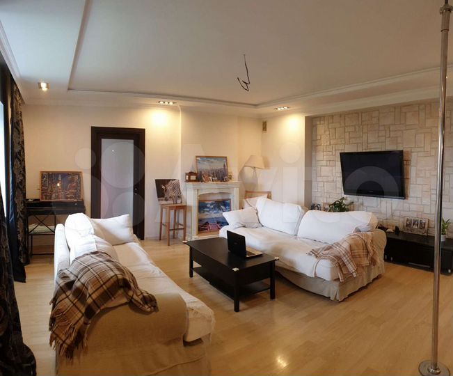 3-к. квартира, 128 м², 8/10 эт.