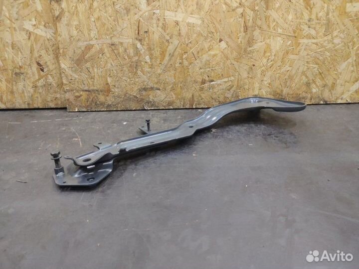 Поперечный кронштейн кабины левый Scania P 440