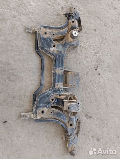 Передний подрамник Volkswagen Passat B3