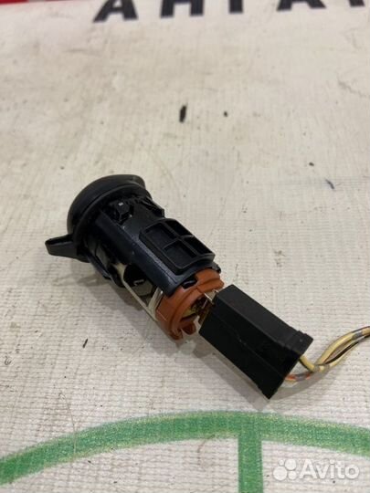 Дополнительная розетка Toyota Avensis T25 1zzfe