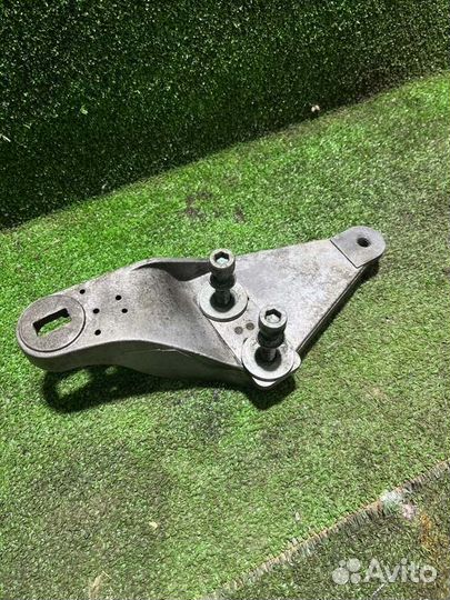 Лапа двигателя Audi A8 Quattro D2 ABZ 1998